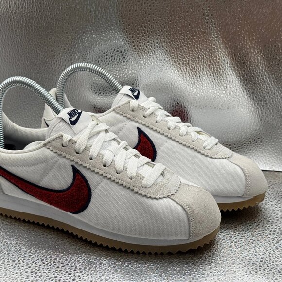 Size 6.5 Nike Classic Cortez Womens Chenille Swoosh Red Crush Sneaker 905614-103 - Picture 3 of 12